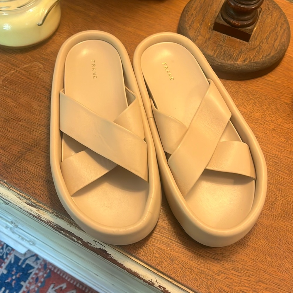 FRAME Le Laurel Leather Platform Slides, size40/10